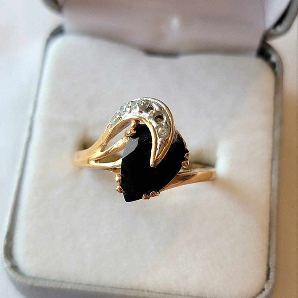 Vintage Black Onyx Gold Tone Ring Simulated Diamonds | Pear Teardrop